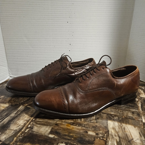 Classic Men's Florshiem Brown Leather Cap-Toe Oxfords - Picture 2 of 6